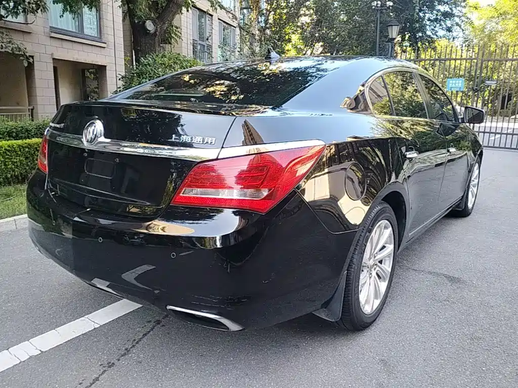 Buick LaCrosse — миниатюра 7