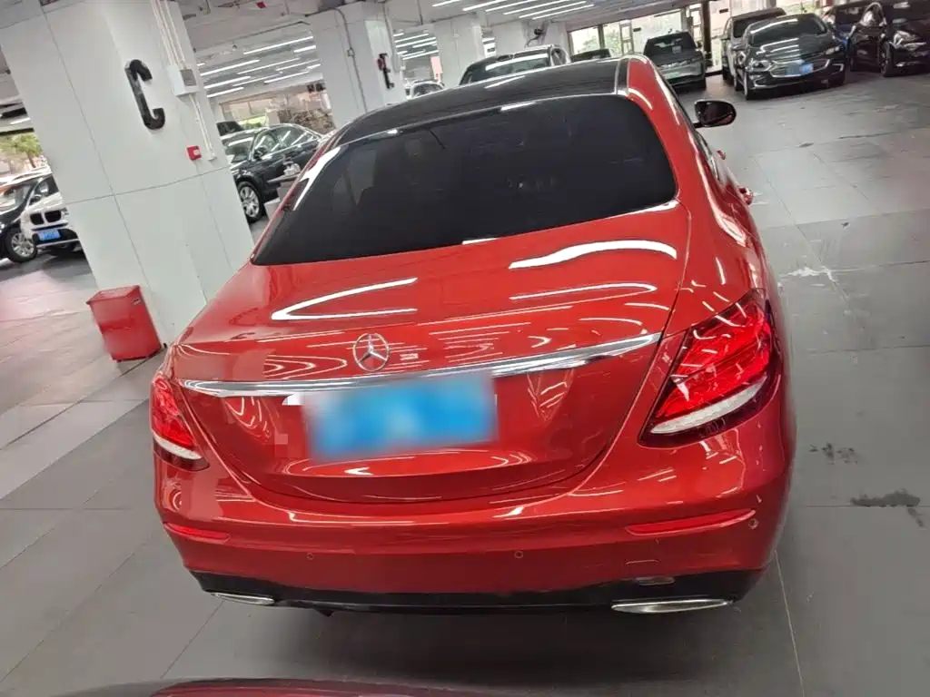 Mercedes-Benz E-Class — миниатюра 6