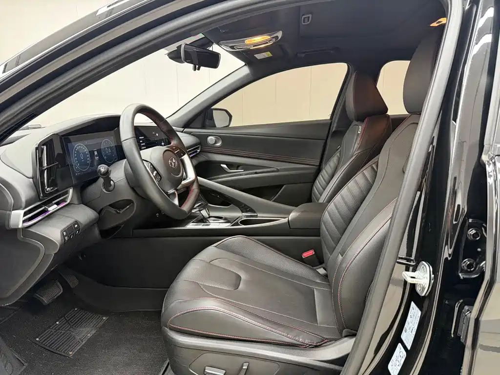 Hyundai Elantra — миниатюра 7