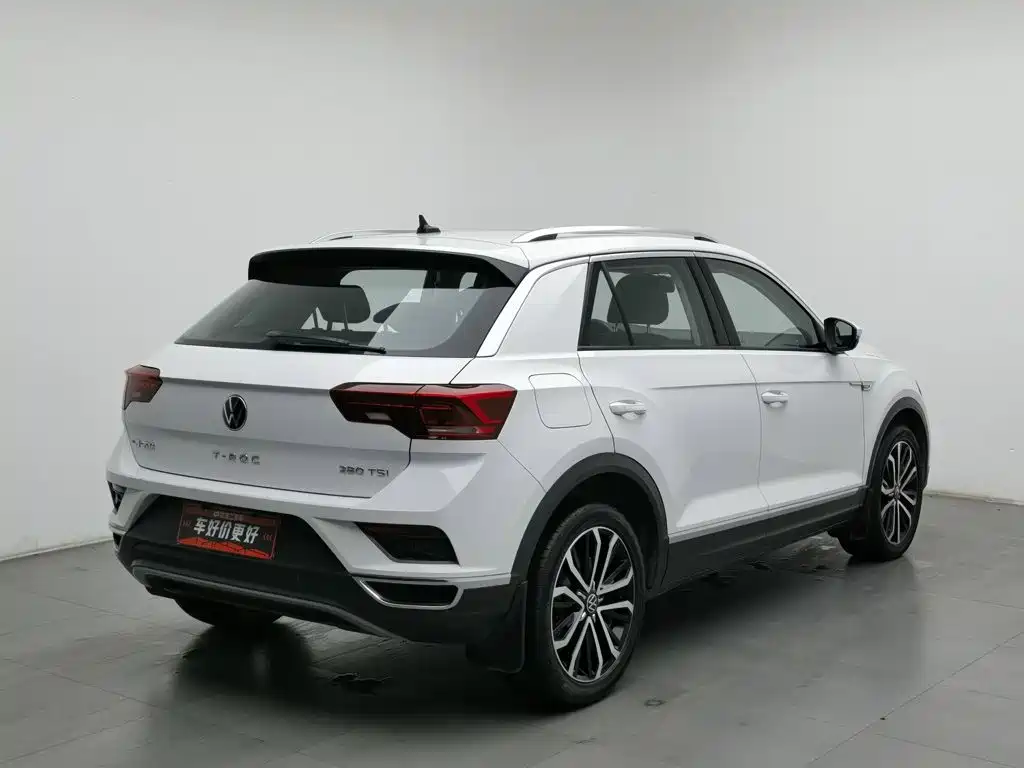 Volkswagen T-Roc — миниатюра 2