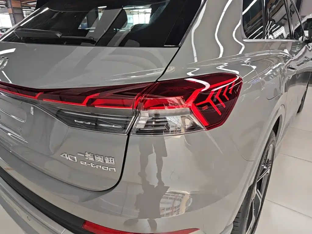 Audi Q4 e-tron — миниатюра 8