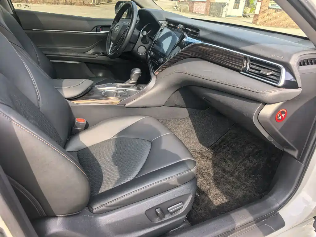 Toyota Camry — миниатюра 10