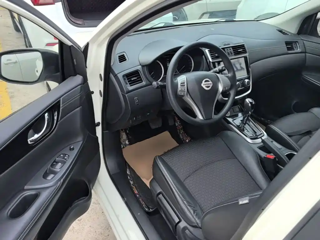 Nissan Tiida — миниатюра 16