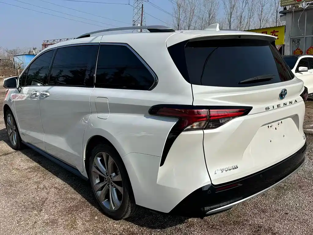 TOYOTA SIENNA