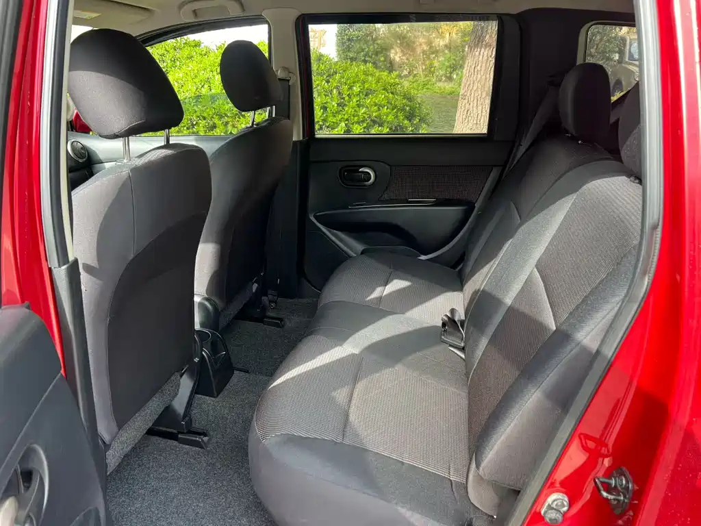 Nissan Livina — миниатюра 5