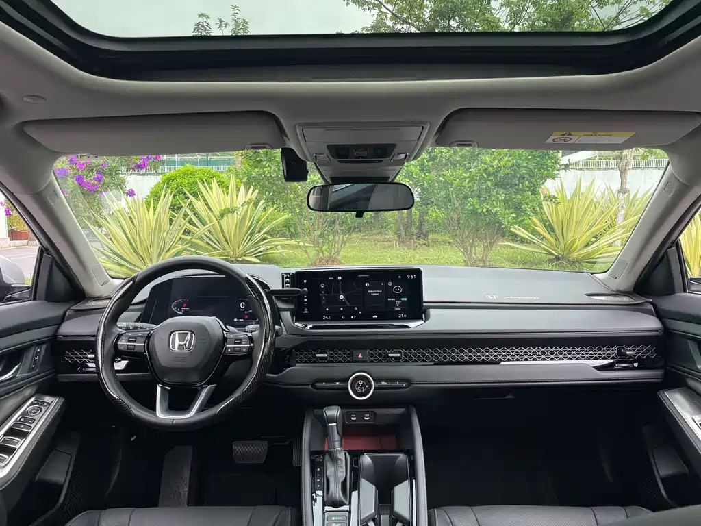 Honda Accord — миниатюра 8