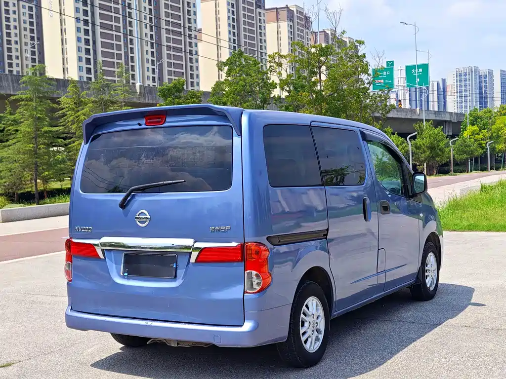 Nissan NV200 — миниатюра 7