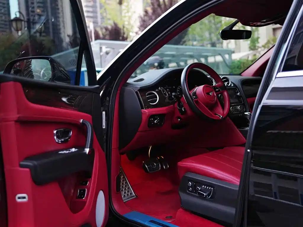 Bentley Bentayga — миниатюра 6
