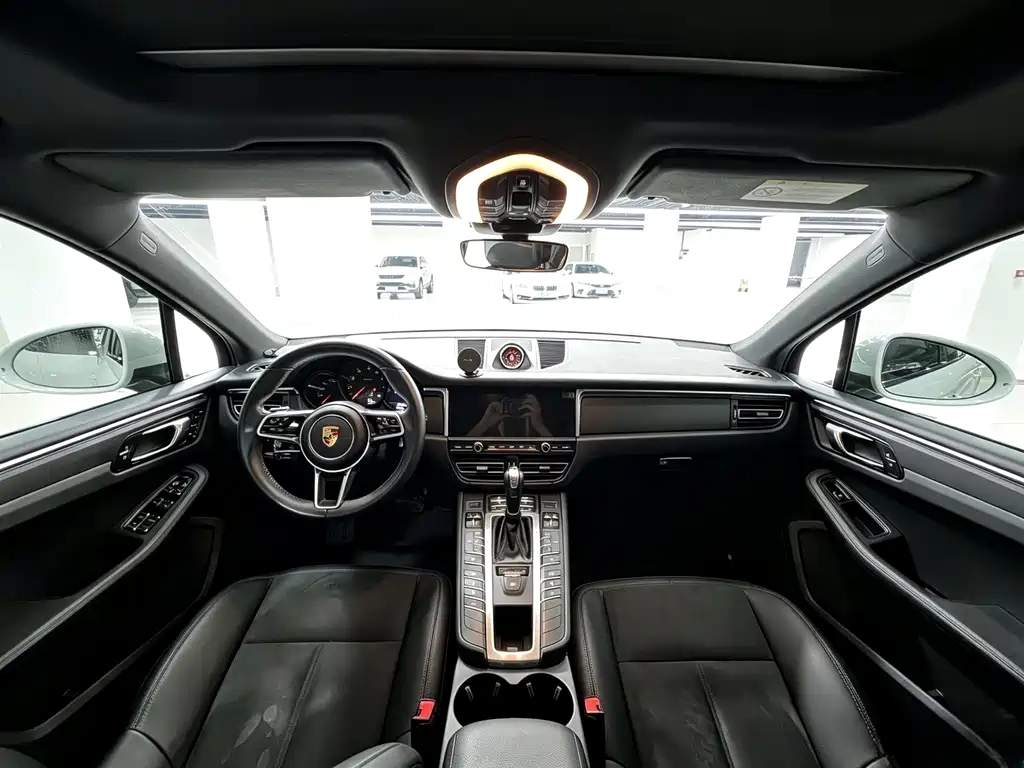 Porsche Macan — миниатюра 5