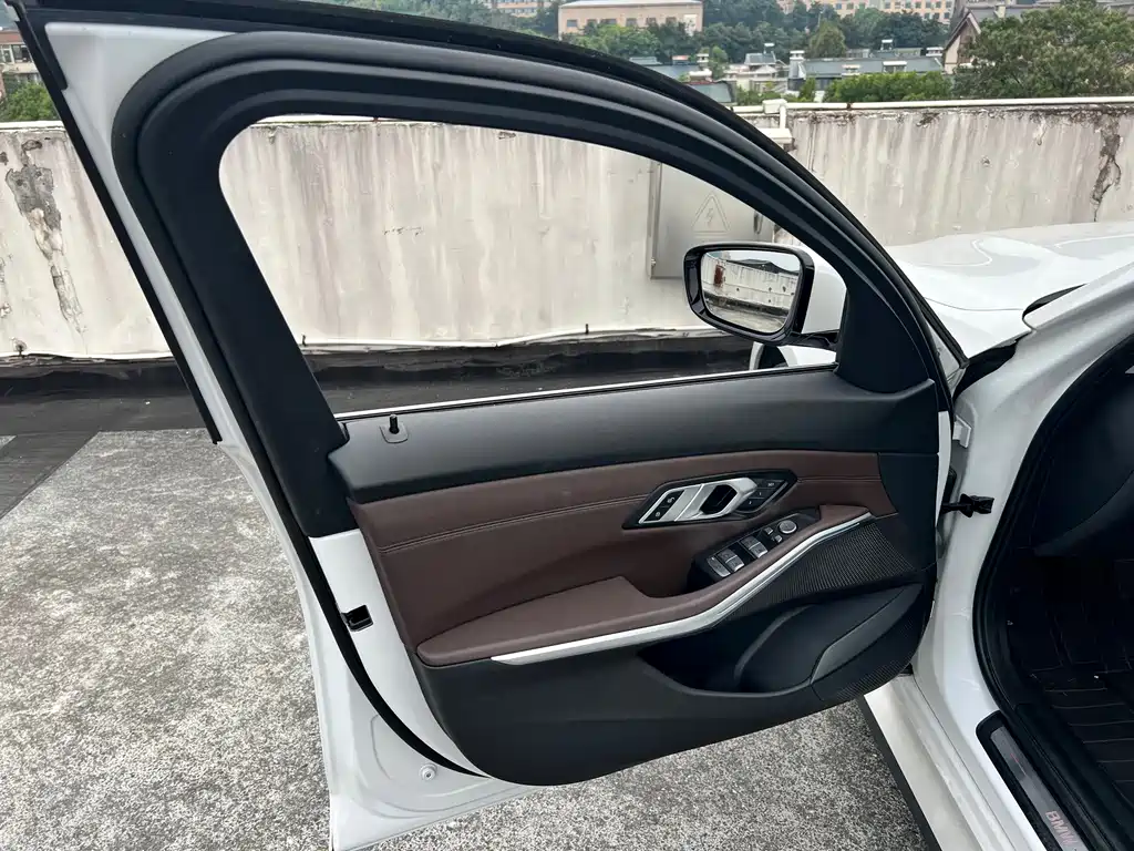 BMW i3 — миниатюра 12