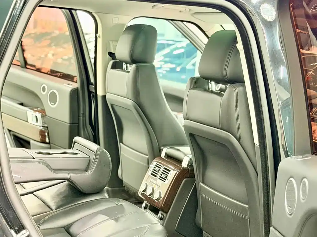 Land Rover Range Rover — миниатюра 9
