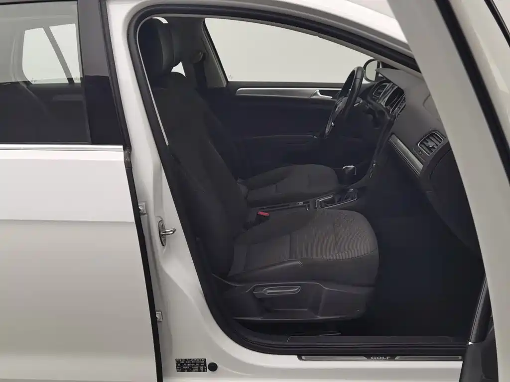 Volkswagen Golf — миниатюра 23