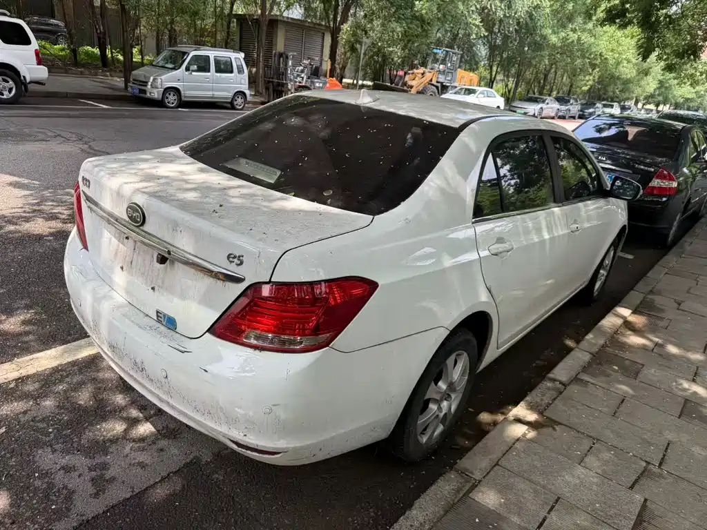 BYD e5 — миниатюра 2