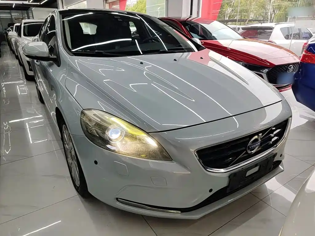 Volvo V40 — миниатюра 4
