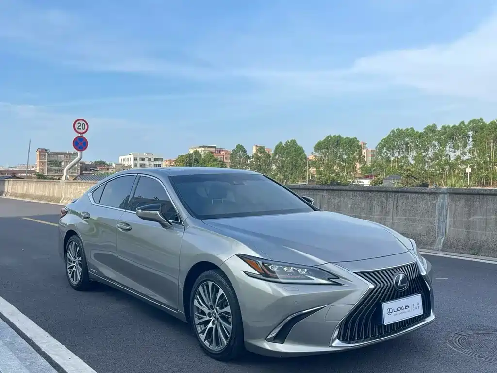 Lexus ES — миниатюра 6