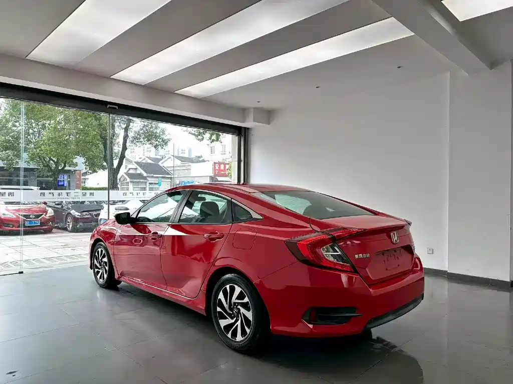 Honda Civic — миниатюра 7