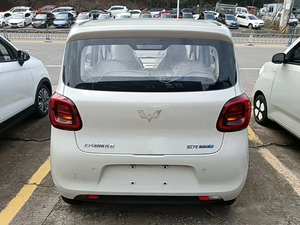 Wuling MINIEV — миниатюра 6