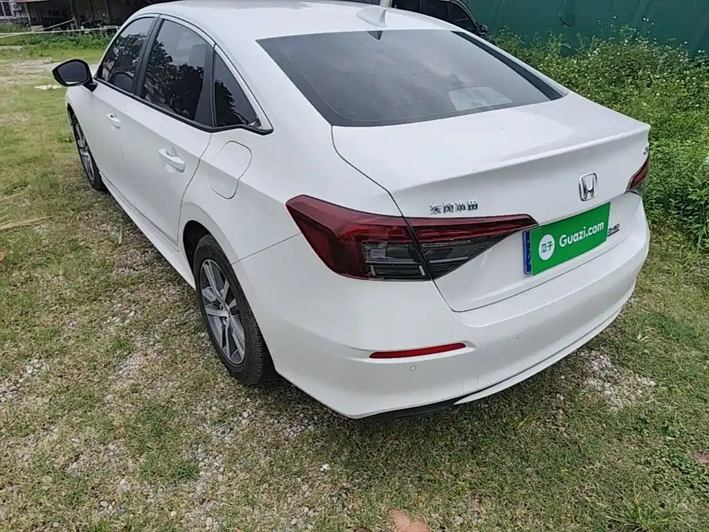 Honda Civic 2025 240TURBO CVT Plus