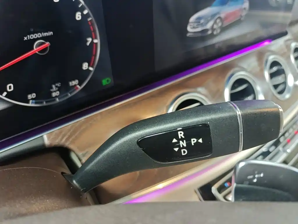 Mercedes-Benz E-Class — миниатюра 14