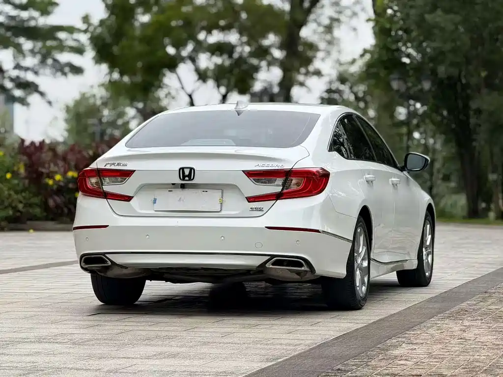 Honda Accord — миниатюра 8