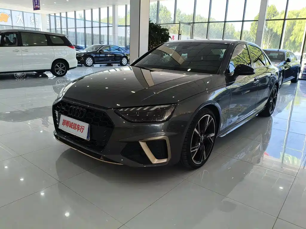 奥迪A4L 2024款 40 TFSI quattro RS套件燃速型 2024