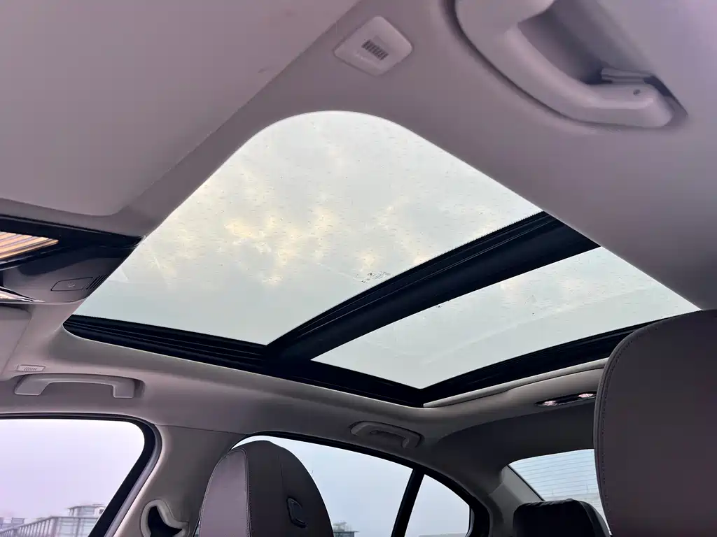 BMW i3 — миниатюра 6