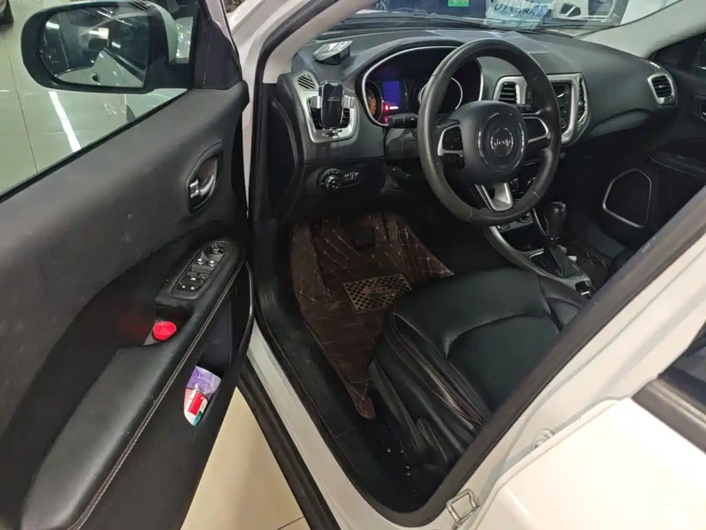 Jeep Compass — миниатюра 16