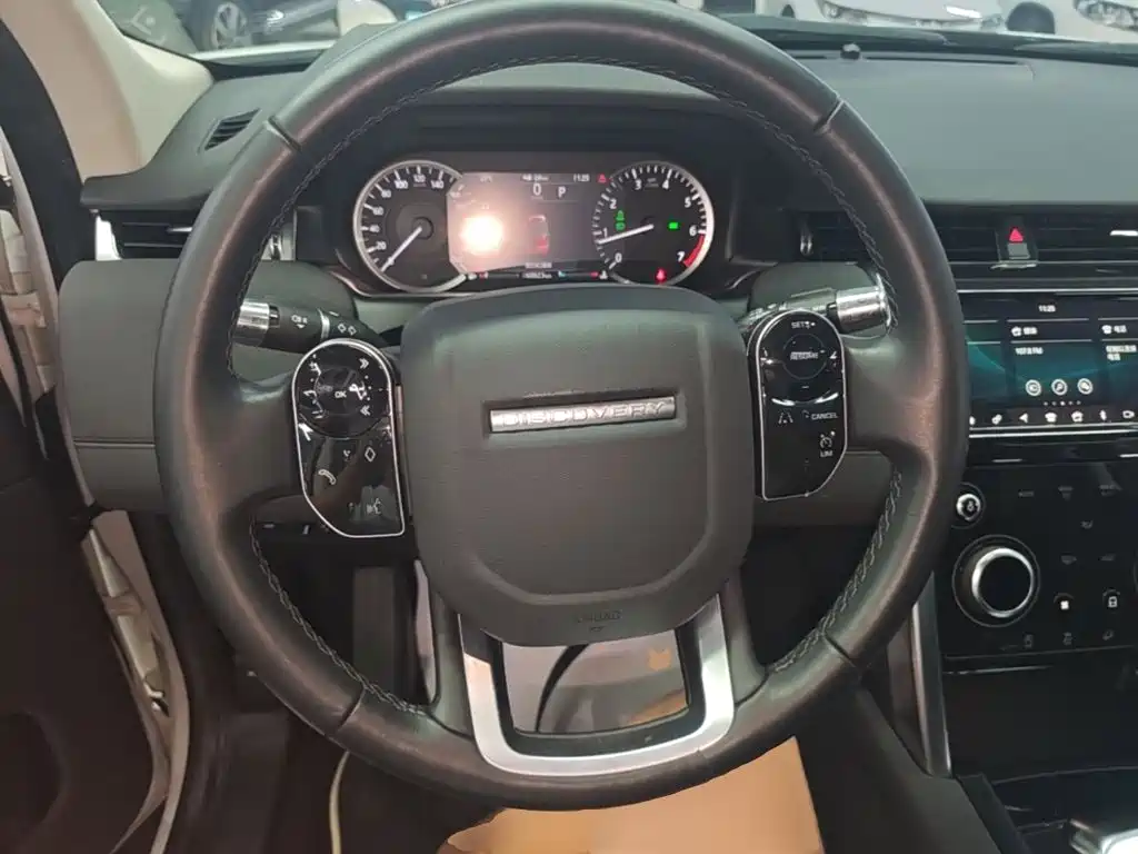 Land Rover Discovery Sport — миниатюра 11