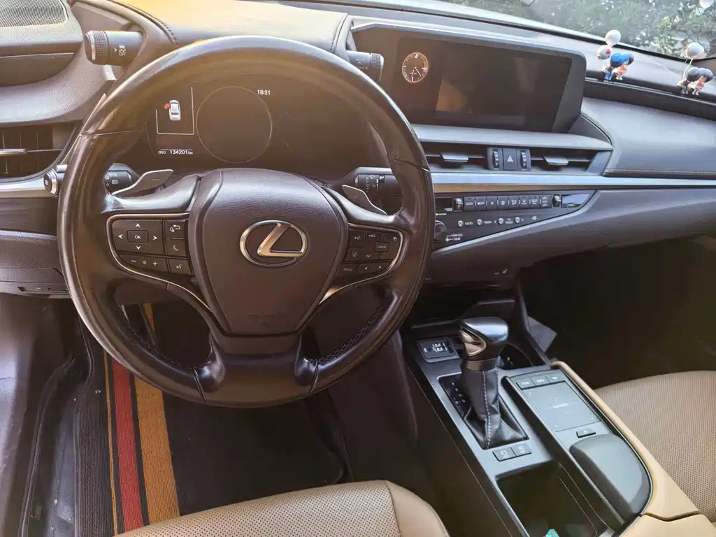 LEXUS ES
