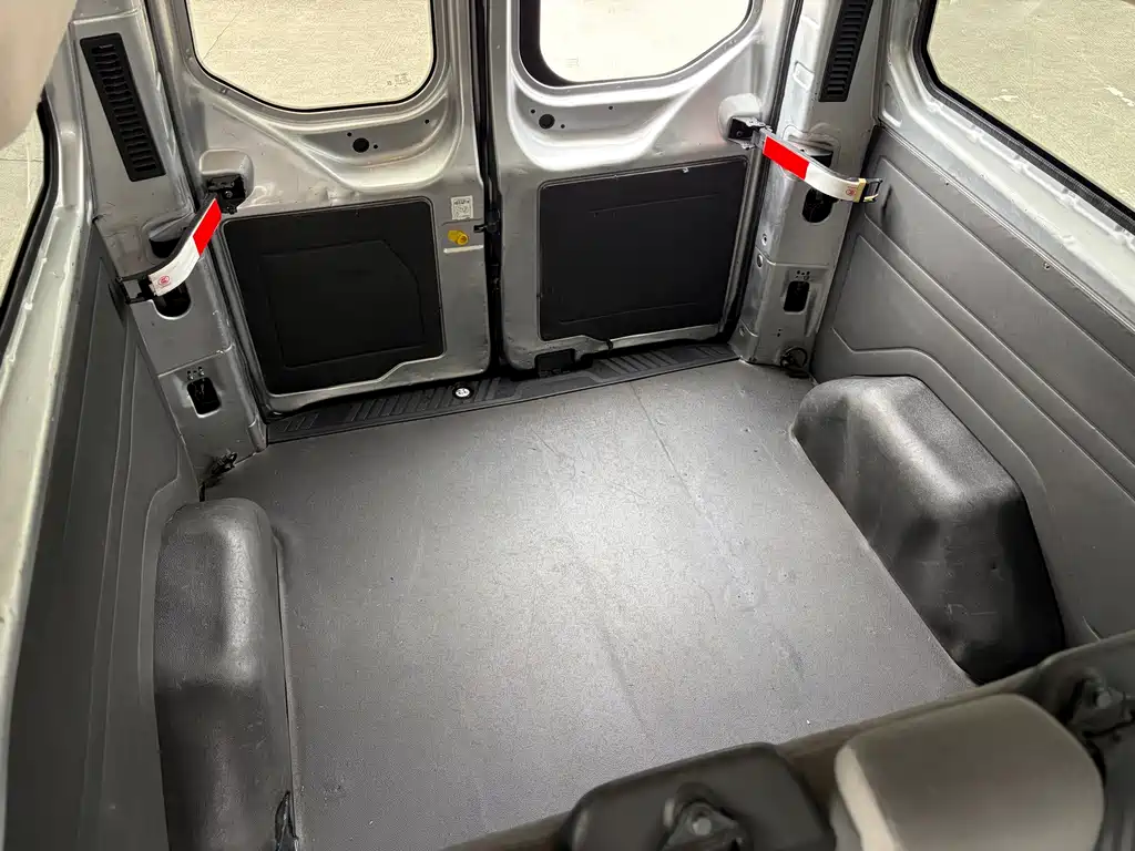 Ford Transit — миниатюра 10