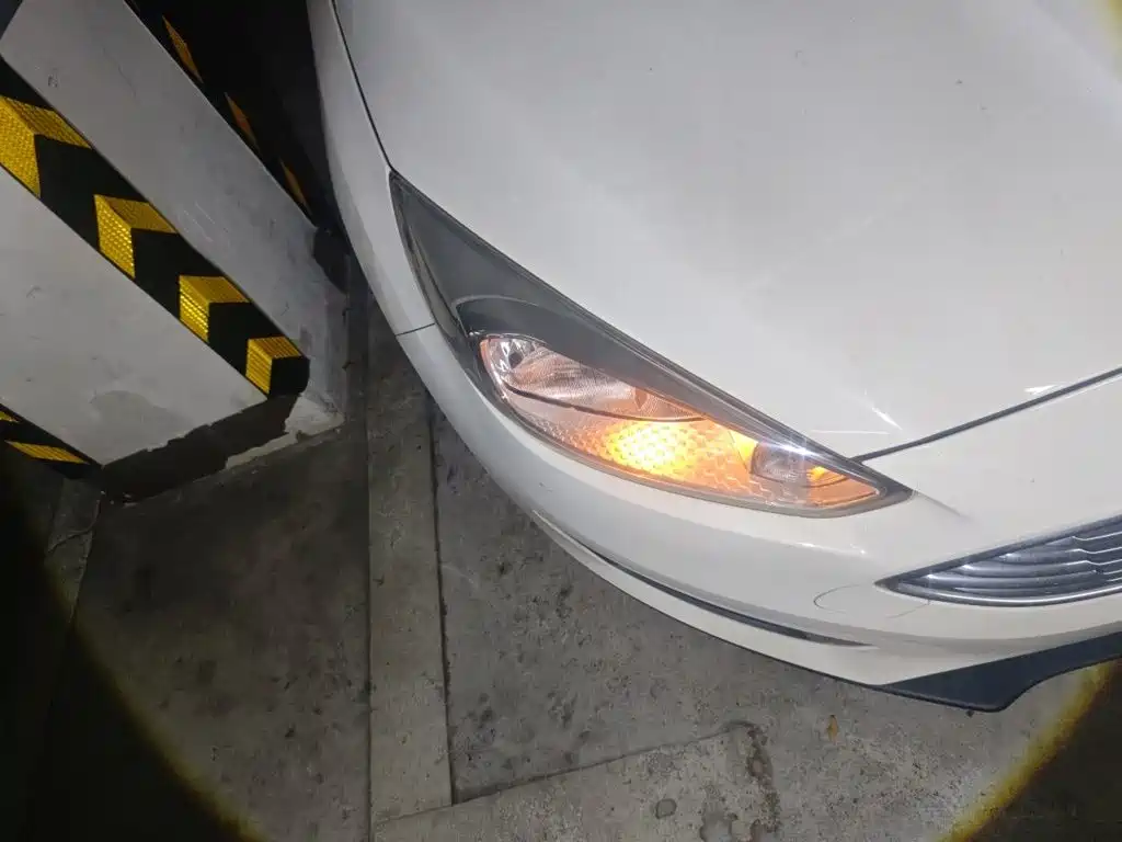 Ford Focus — миниатюра 7