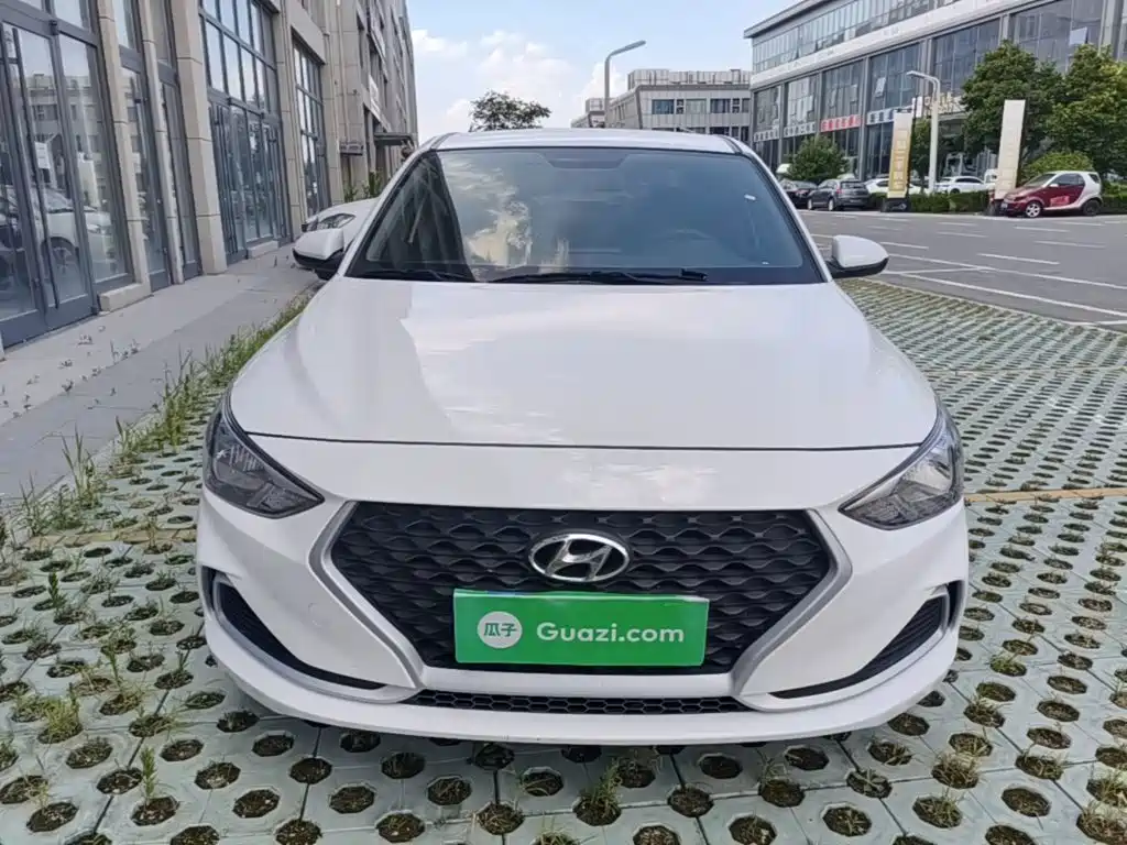 Hyundai Elantra — миниатюра 3