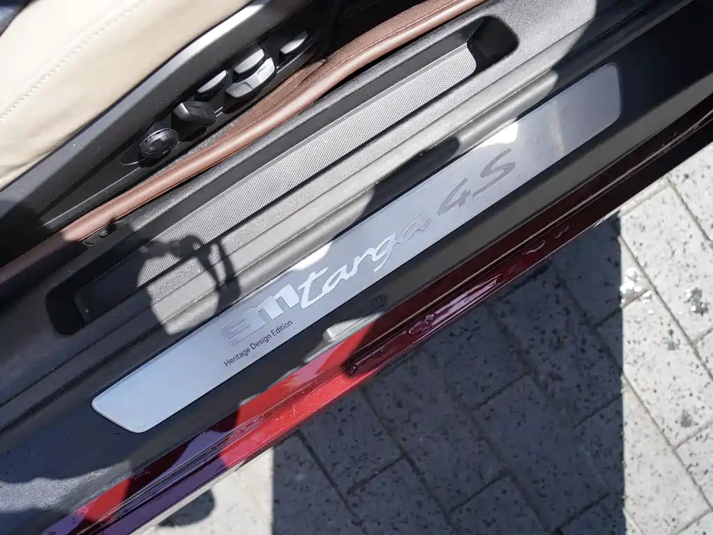Porsche 911 — миниатюра 4