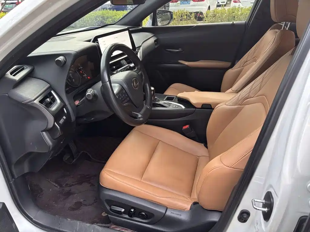 Lexus UX — миниатюра 15