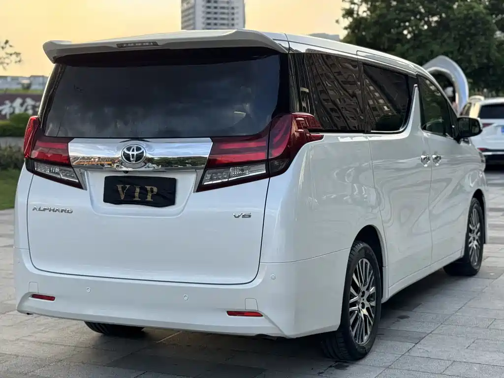 Toyota Alphard 2015 3.5L Luxury