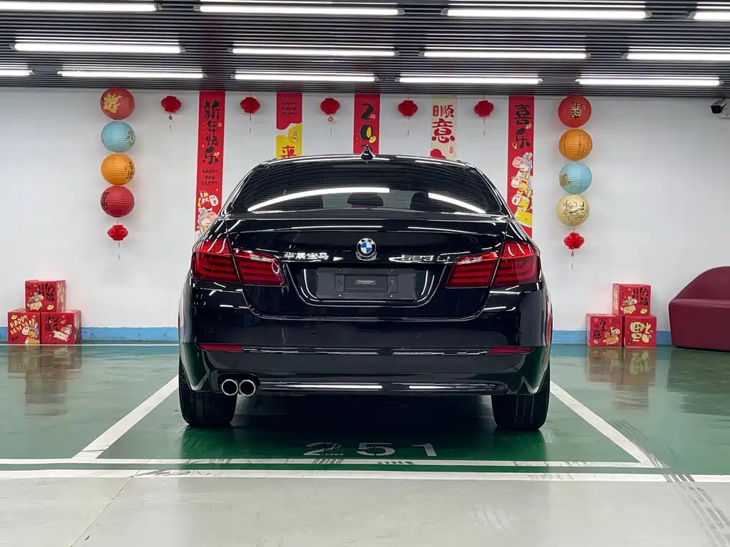 BMW 5 Series — миниатюра 6