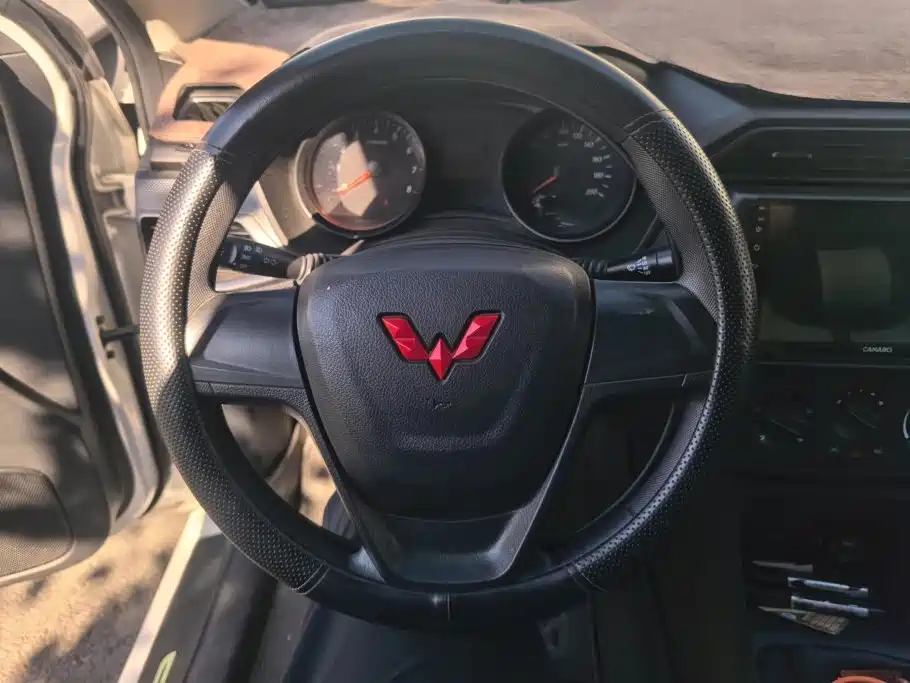 Wuling Hongguang — миниатюра 15