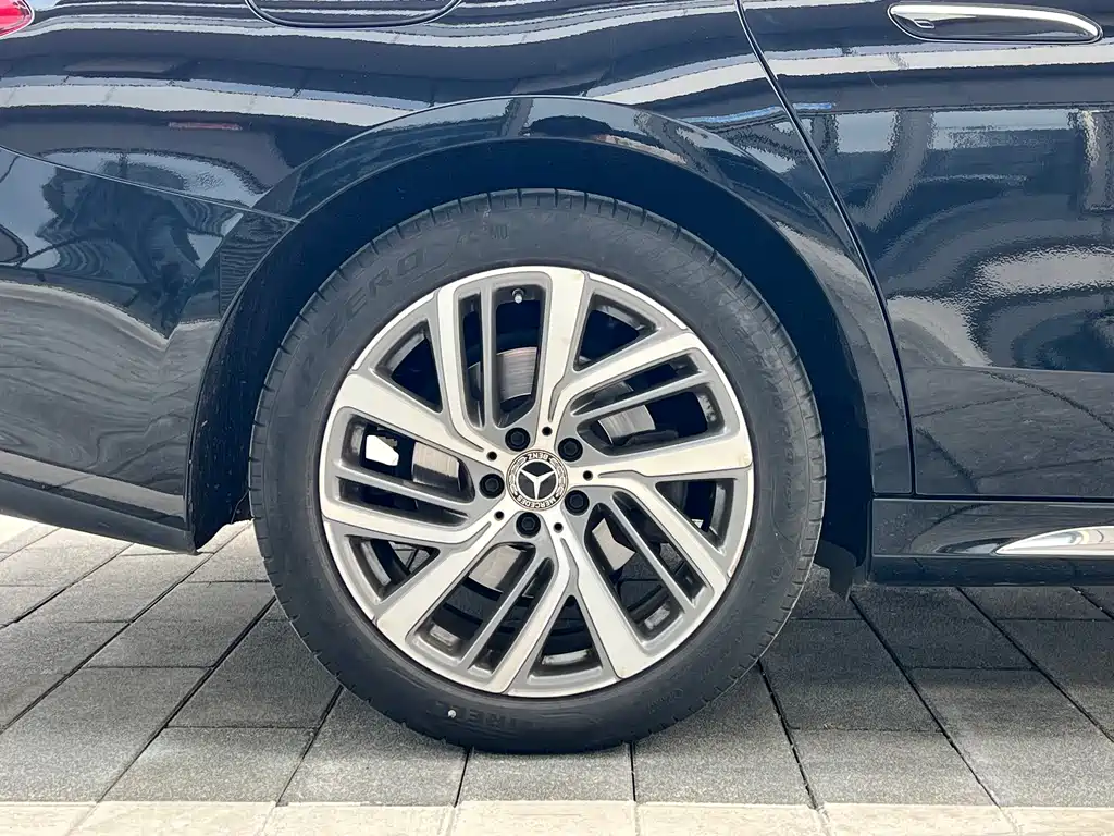 Mercedes-Benz E-Class — миниатюра 15
