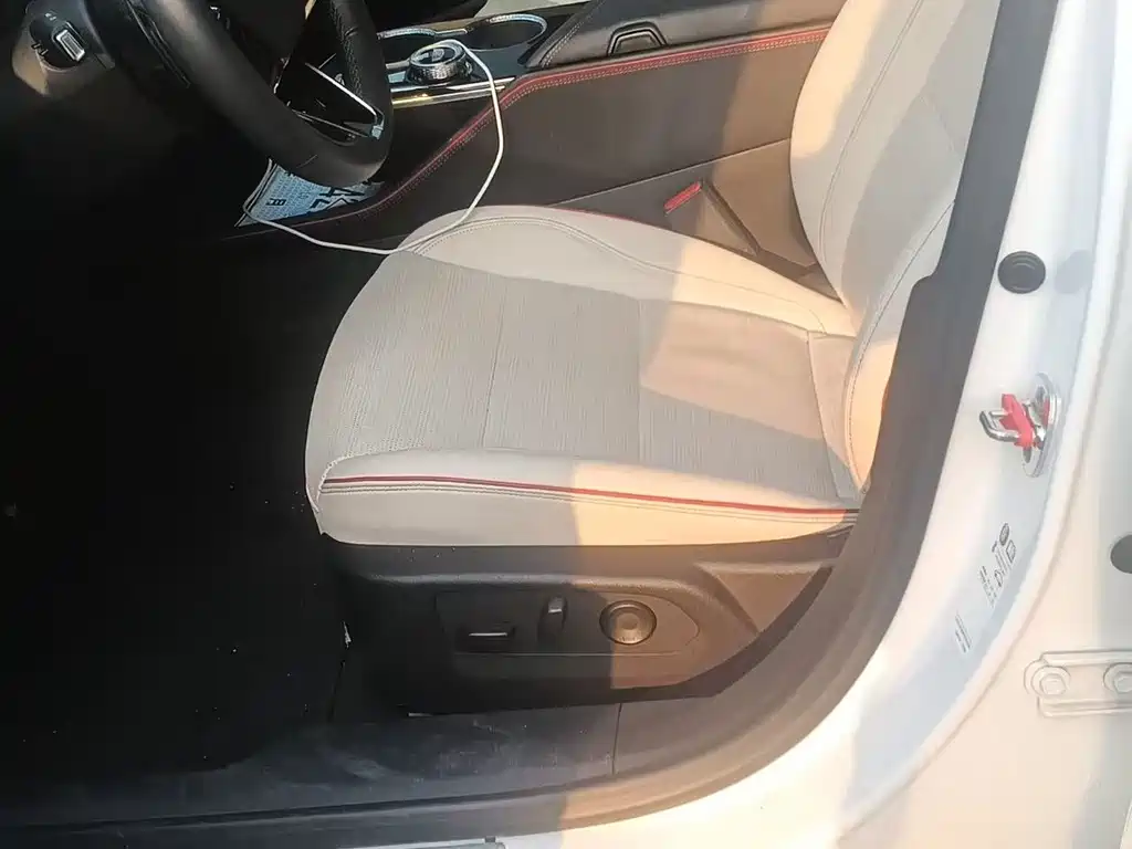 Cadillac GT4 — миниатюра 6
