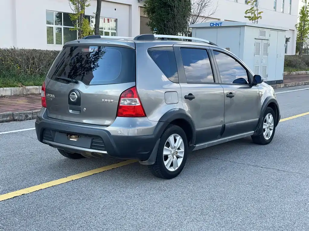 Nissan Livina — миниатюра 4
