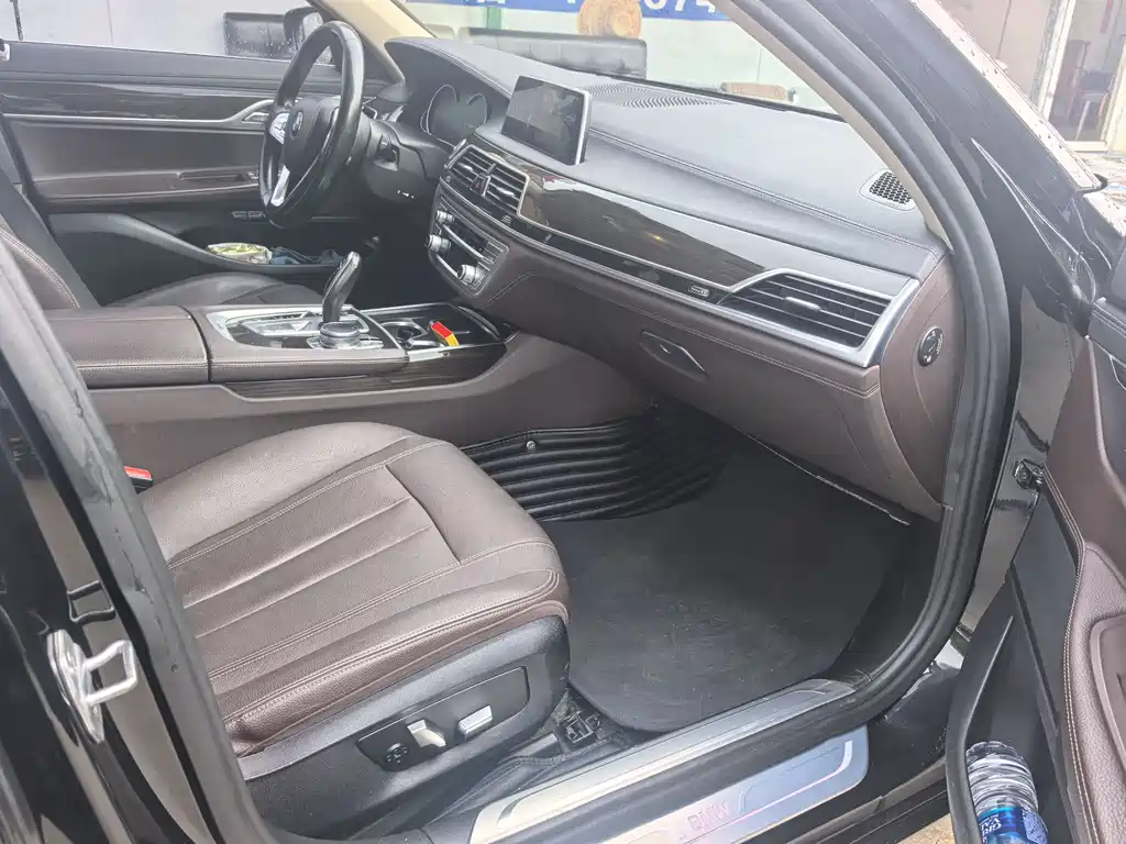 BMW 7 Series 7 2017 730Li Lead