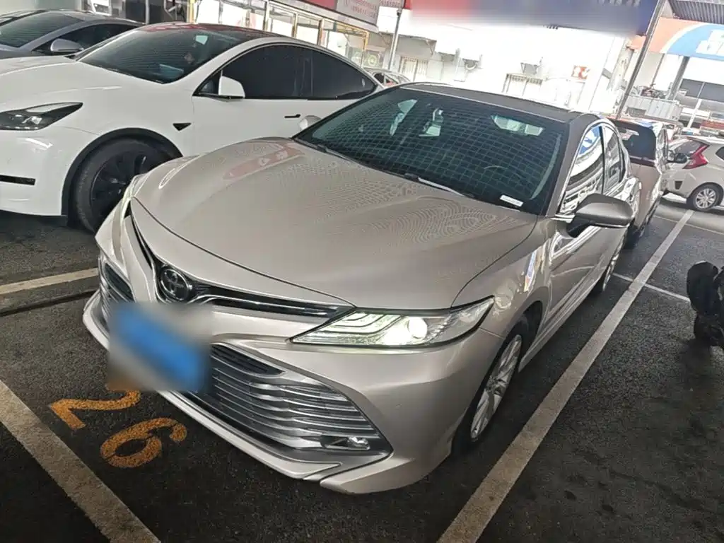 Toyota Camry — миниатюра 2