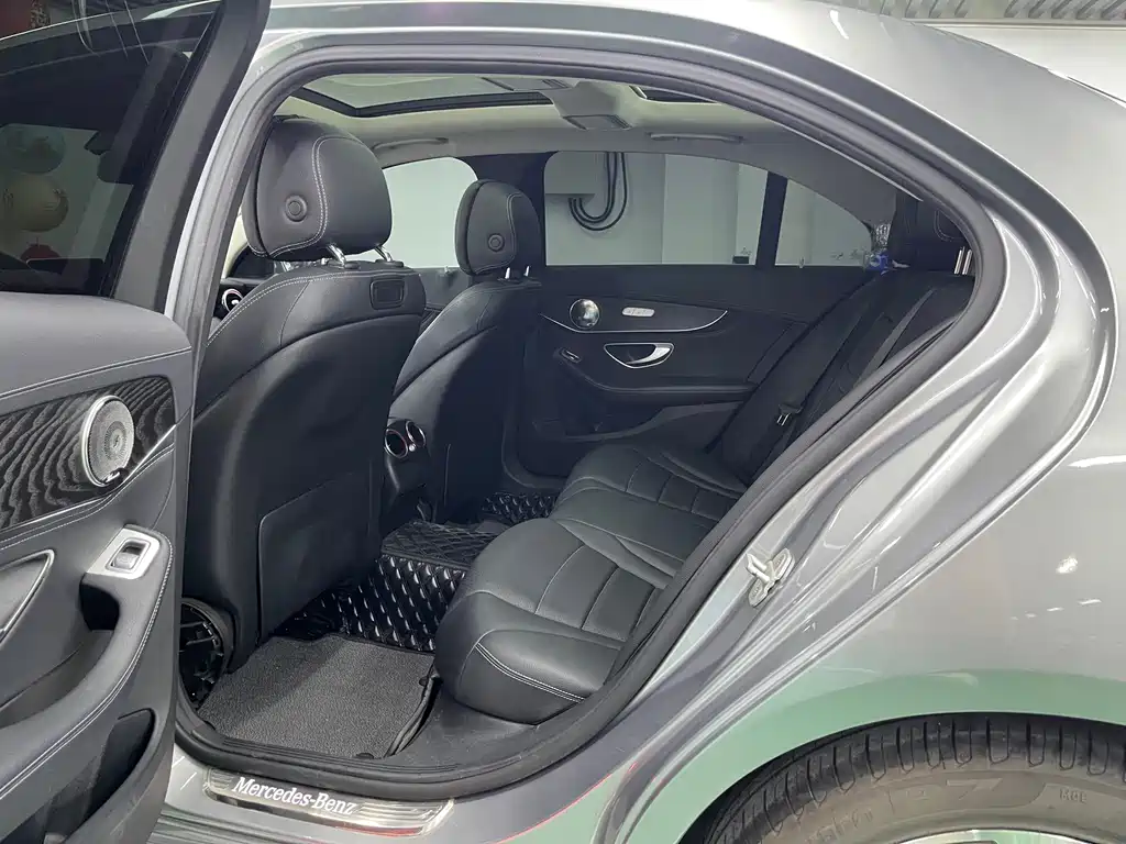 Mercedes-Benz C-Class — миниатюра 9