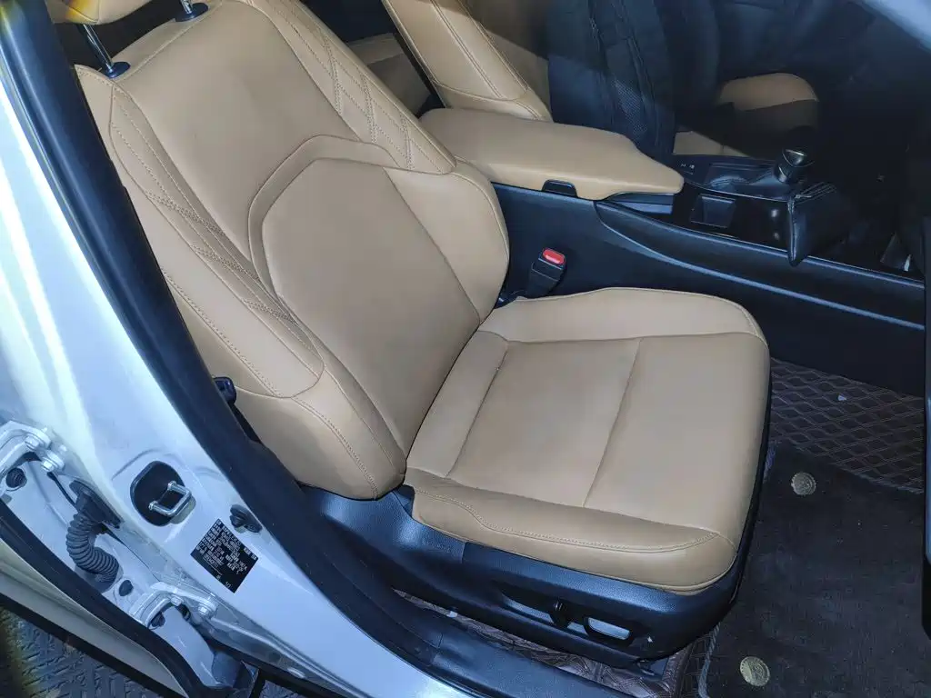 Lexus UX — миниатюра 25