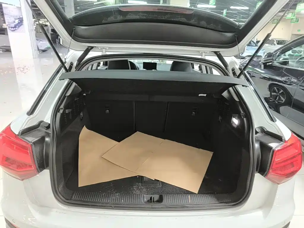 Audi Q2L e-tron — миниатюра 19