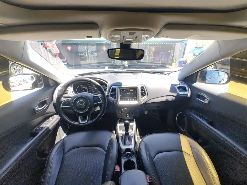 Jeep Compass — миниатюра 6