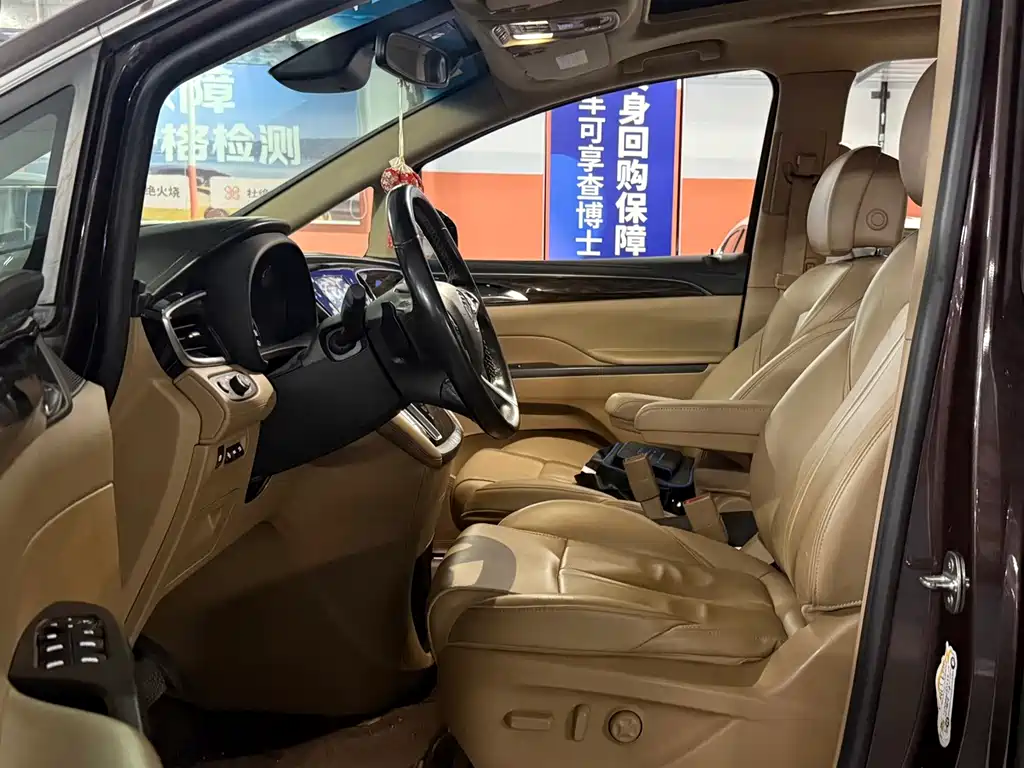 Buick GL8 — миниатюра 5