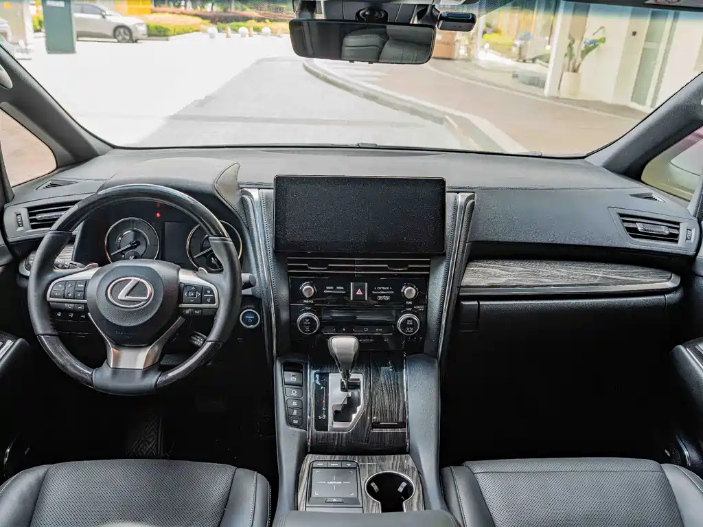 Lexus LM — фотографии объявления, Фото 17
