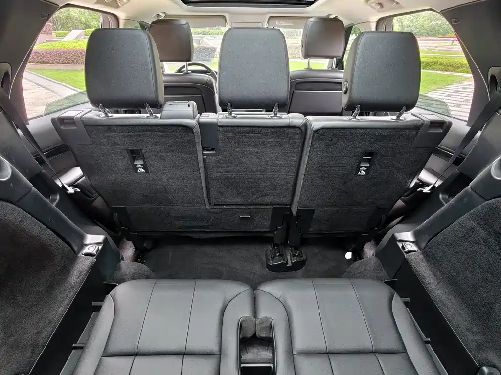 Land Rover Discovery — миниатюра 8
