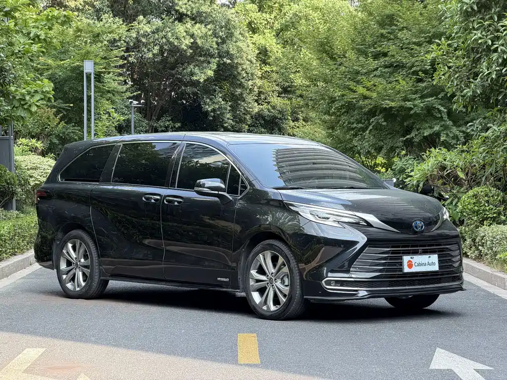 Toyota Sienna — миниатюра 3